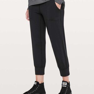 Black Lululemon Align Jogger Crop *23"
